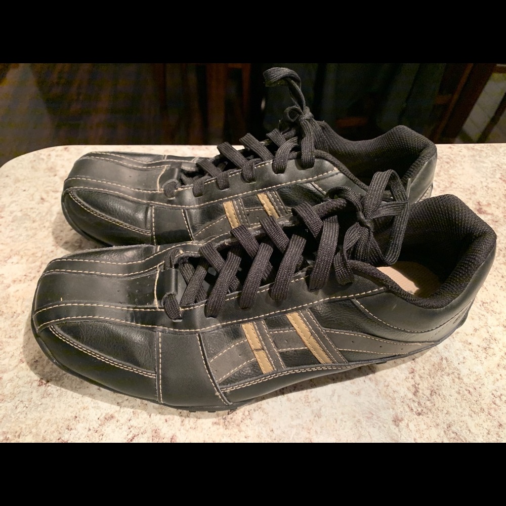 Skechers Men’s 11.5 shoes